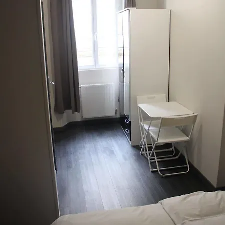 De La Boetie 4*